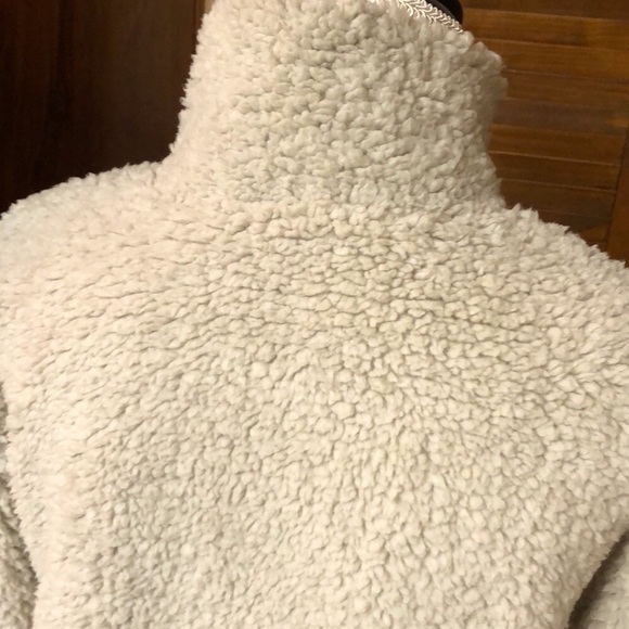 NWT Soft Oatmeal Plush Teddy Bear Pullover Sweater - Picture 2 of 7